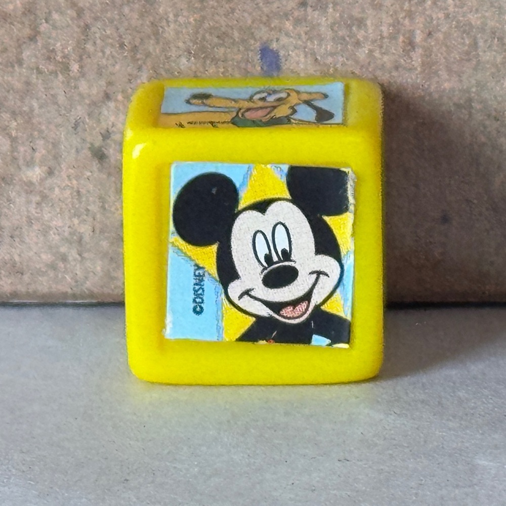1998 Mickey Mouse Yahtzee Jr Replacement Die 1 Pice